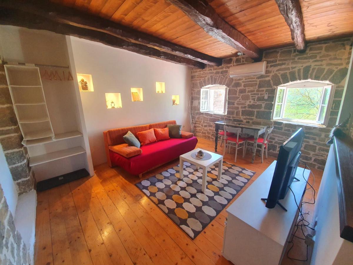 Casa Leonarda, Old Authentic Istrian Stone House Near Motovun, Central Istria Zamask エクステリア 写真