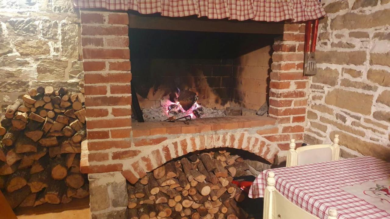 Casa Leonarda, Old Authentic Istrian Stone House Near Motovun, Central Istria Zamask エクステリア 写真